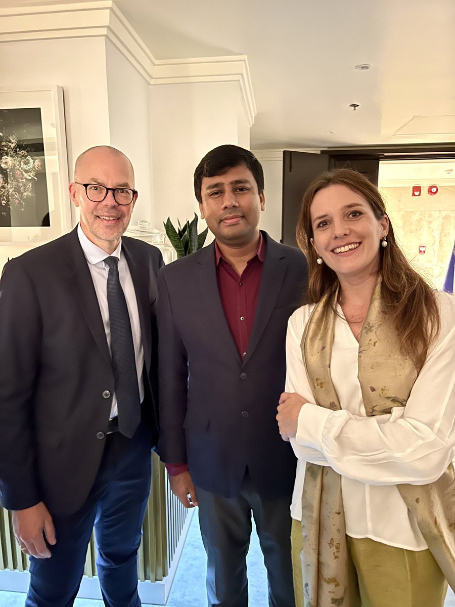 An enlightening evening with Mr. Peteris Ustubs, Director for MEA and Pacific at the EU’s International Partnerships, on propelling Bangladesh towards a greener energy future. 🌿 

#ClimateAction #EnergyTransition #CollaborateForChange #GreenBangladesh 🇧🇩🇪🇺