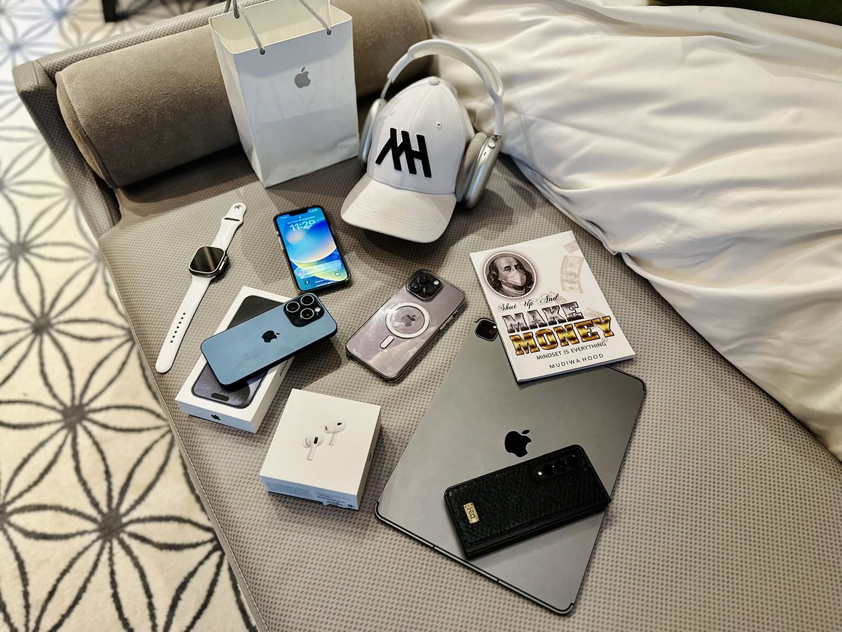 Dear Mentee

If getting any of these is an achievement or your set target 🎯 this year😢, YOU need to redefine your goals and set your priorities right, so far there is nothing serious you are planning if your main goal is a phone…

None of these gadgets should be on a list of