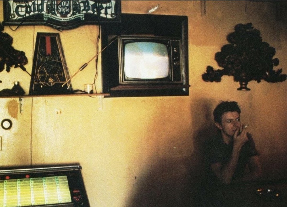 #DavidBowie
ponder