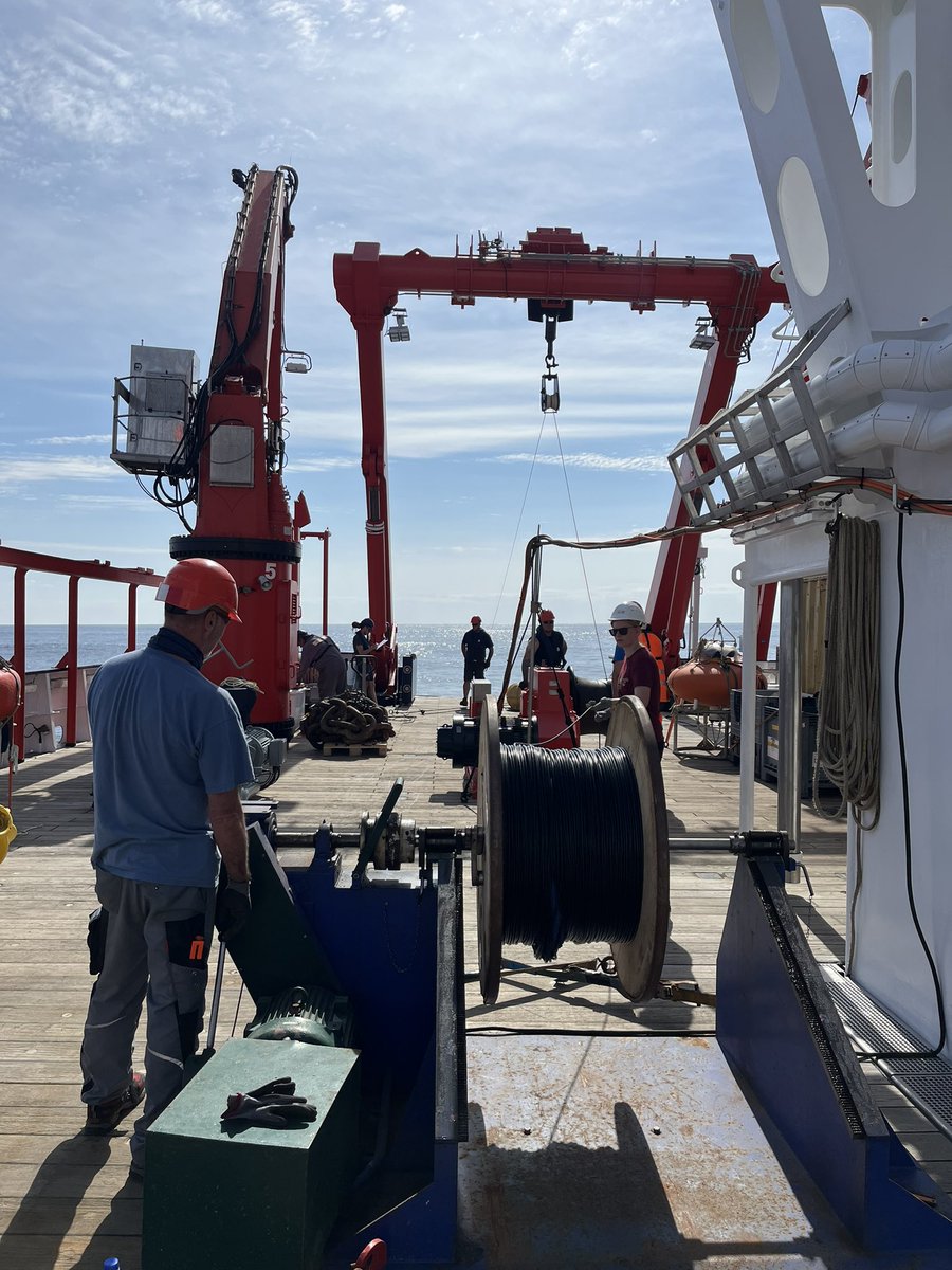 Labrador Sea was supposed to be cold… #MSM121 18 deg air but feels warmer.