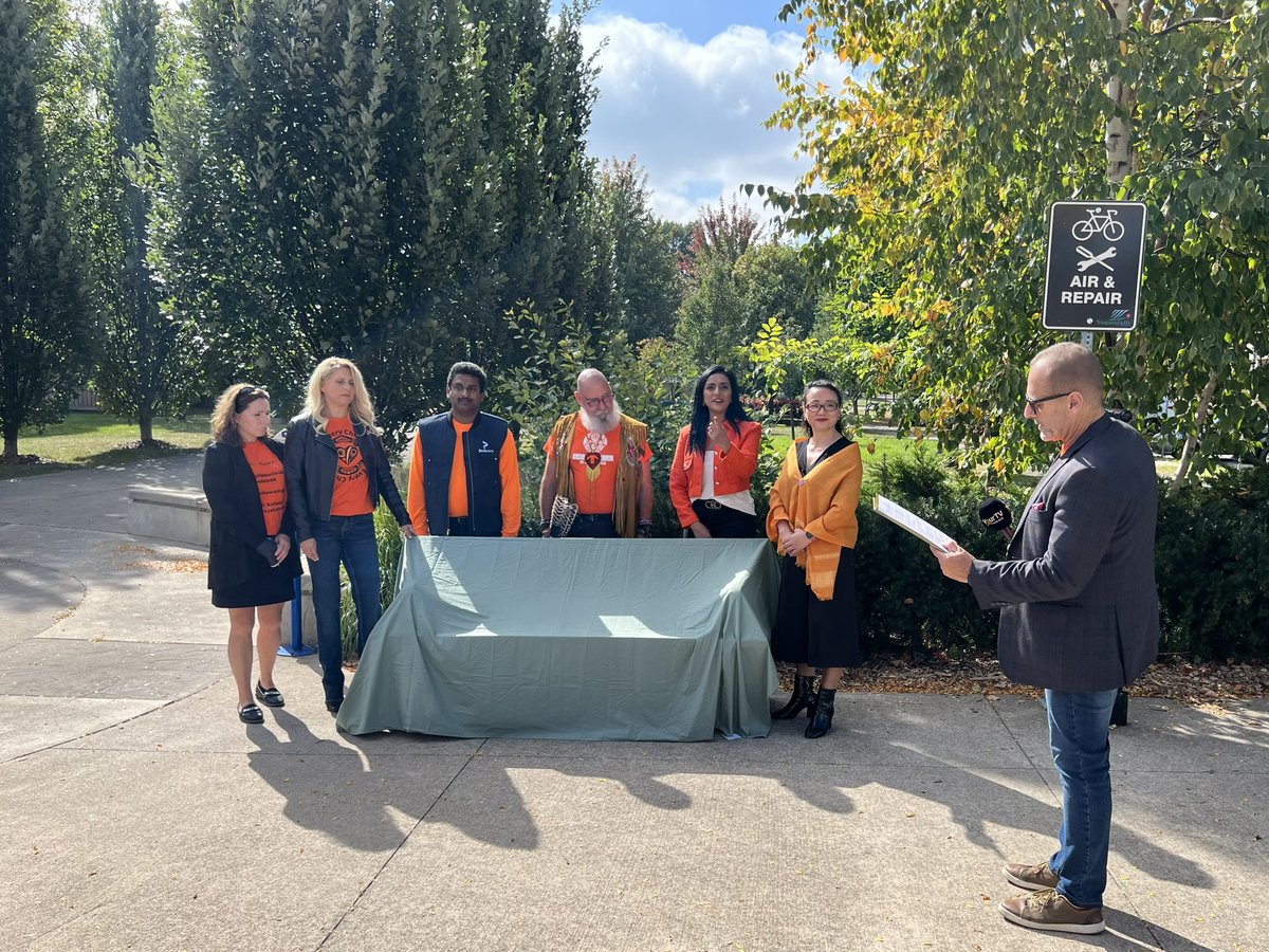 jimdiodati's tweet image. This morning, outside of City Hall, our @NiagaraFalls community raised the #EveryChildMatters Flag and then lowered it to half-staff to mark #OrangeShirtDay and the #NationalDayforTruthandReconciliation. Today, we wear orange to raise awareness of the tragic legacy of residential…