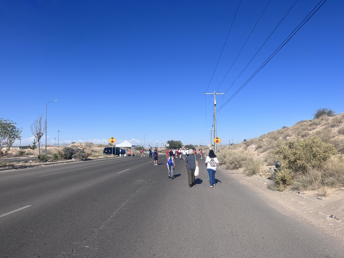 ERivas_AHS's tweet photo. Great morning at the Healthy Body Strong Mind 5K Color Run at the SAC! Representing Blazer Nation!!!  The AMERICAS cheer did a great job encouraging the runners!  #BlazerNation #TEAMSISD @Americas_HS #BetterTogether https://t.co/m1PlKA0Eyx