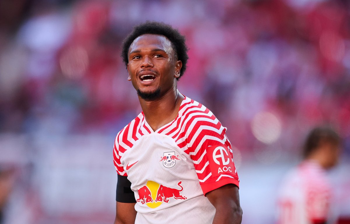 ActuFoot_'s tweet photo. Loïs Openda BUTEUR face au Bayern. ⚽️

Leipzig mène 1-0. https://t.co/Tio40HB344