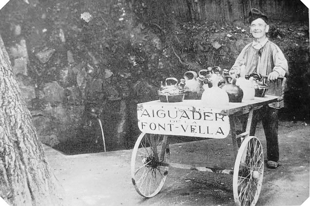Virgili7's tweet photo. Recomanació de #boncatalà del 30 de setembre:

El mot AIGUADER vol dir tres coses:
• Qui no beu ni vi ni altres begudes alcohòliques (més genuí que "abstemi").
• Qui tragina aigua o en ven.
• Encarregat de les fonts o de la distribució d'aigua.

Feu-ho córrer, si us plau! https://t.co/D5Qp0cGGxn