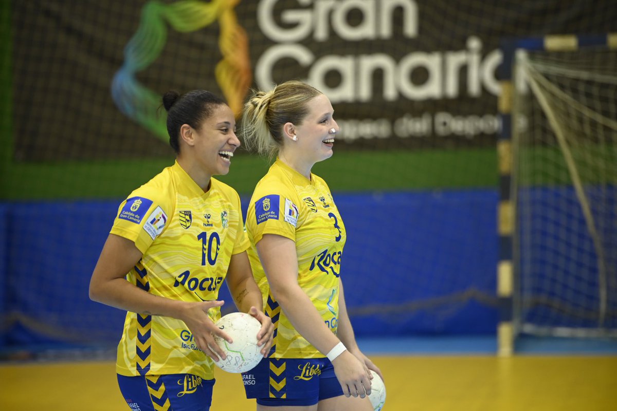 BMRemudas's tweet photo. 👊🏻 #CALENTAMIENTO | ¡Con los ánimos a tope sobre el 40x20! 🤩

#EHFEuropeanCup | @GranCanariaDep | @canarias_es https://t.co/VXK55HITws
