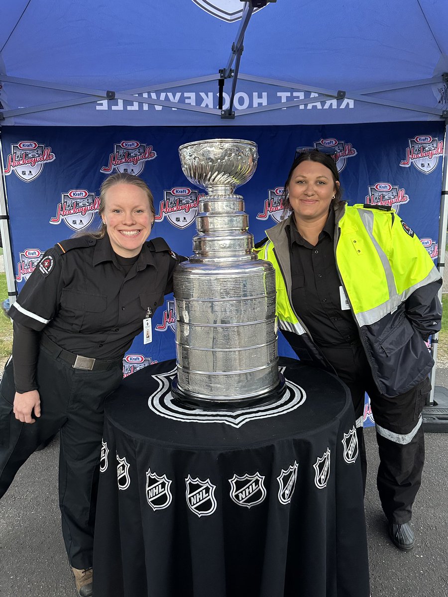 SJAElgin's tweet photo. SJA MFRs at the 2023 Hockey Ville in West Lorne! What a great event!
 
Interested in joining? Send us an email: sjastthomas@gmail.com https://t.co/L9n48bpgeq