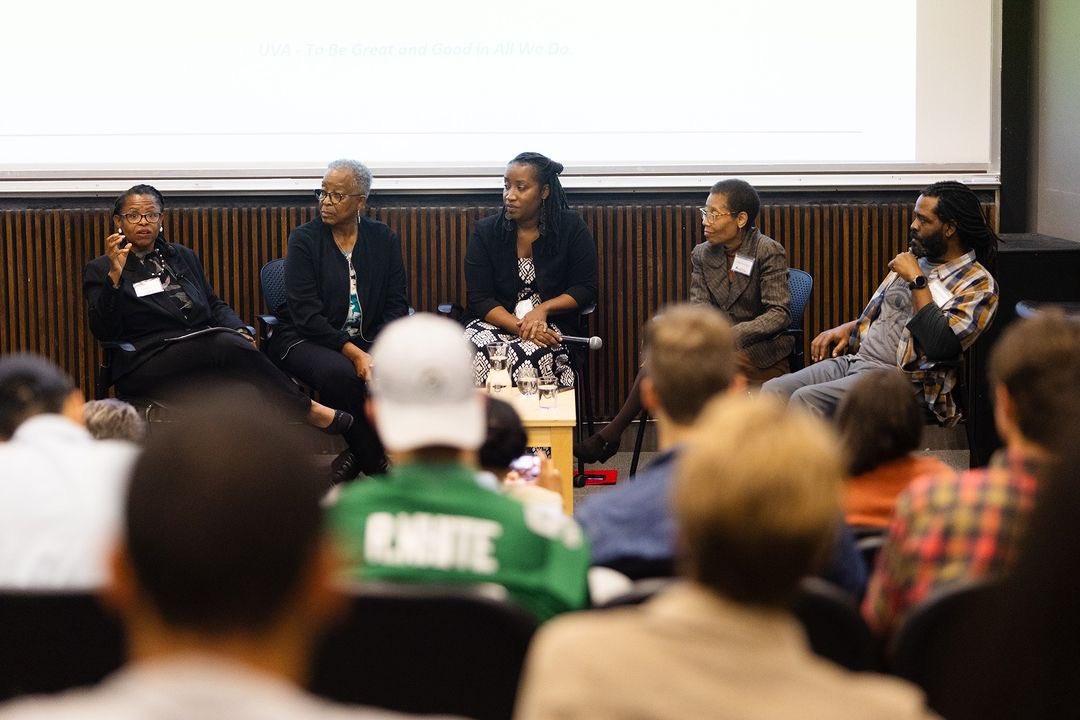 FreeBlackTX's tweet photo. Thanks to all who joined us on Sept 24& 25, for New Frontiers in Black Placemaking at @UVaSARC. This was the 1st of many fall Center for Cultural Landscapes events. I loved hosting these brilliant descendants, planners, scholars & facilitating dialogue w/them. Photos by Tom Daly https://t.co/7847bPO7ak