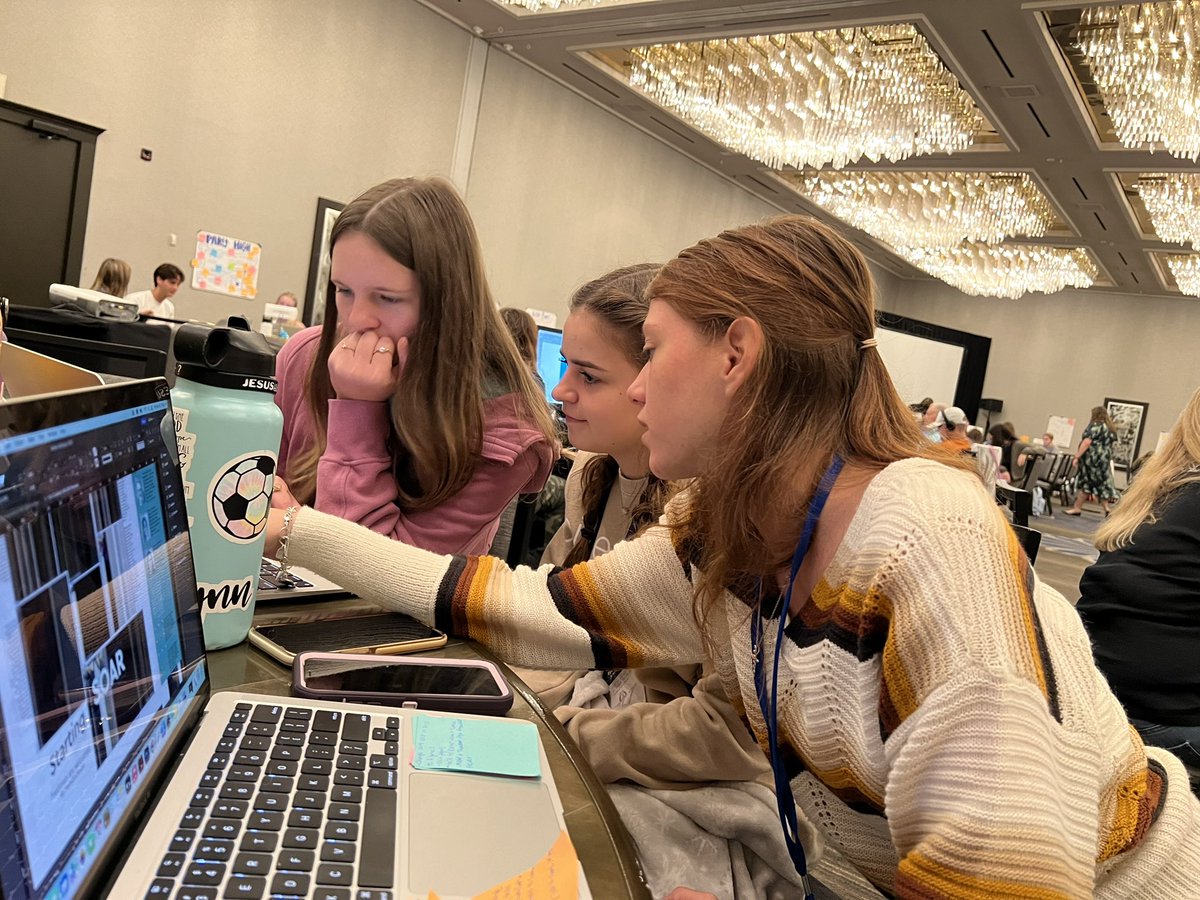 Riemsofpaper19's tweet photo. Hard working yearbook editors. https://t.co/7DaB9jfkOb