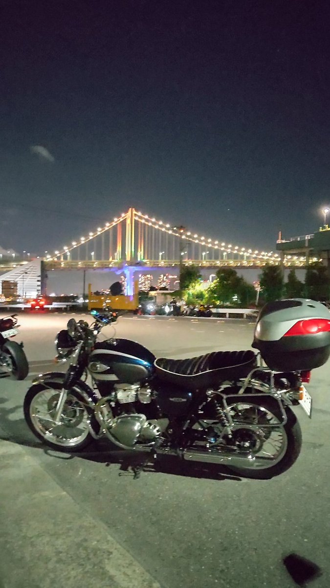 tripninja70's tweet photo. #バイク乗りとして軽く自己紹介
レベル⤴︎︎︎の為更新
名前ポンコツ
性別🚹
年齢ジジィ
相棒  #W800 
好き  #ツーリング 
嫌い雨と嘘つき
一言バイクで命を落とさない事
 #TikTok やってます
@tripninja283
ポンコツ283です
健康で1年間バイクライフを楽しみたいっす(๑•̀ㅂ•́)و✧ https://t.co/YxUZbZLGTw