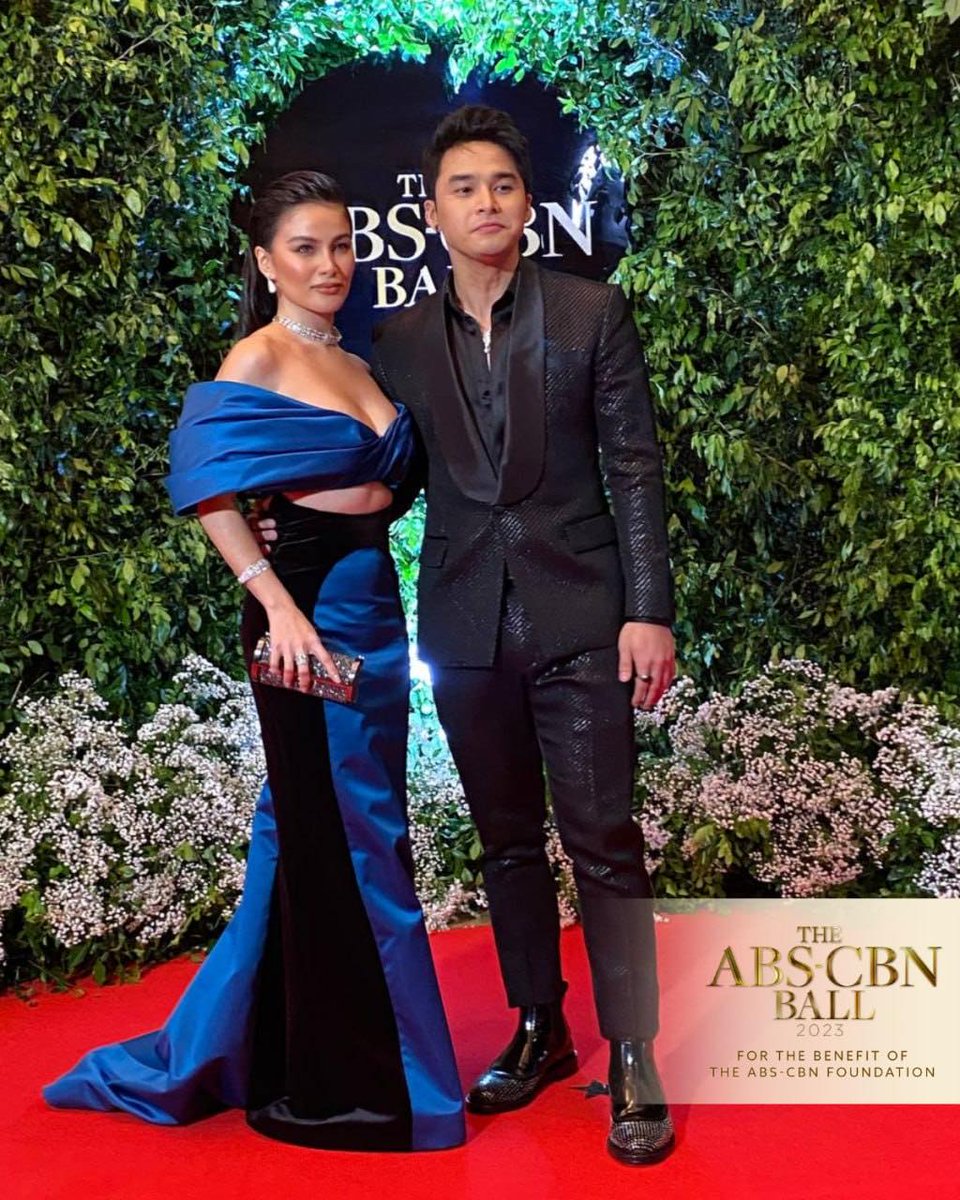 NewsPressPH's tweet photo. Elisse Joson and McCoy de Leon #ABSCBNBallRedCarpet2023 #ABSCBNBall2023 https://t.co/Y6m4MYqD4A