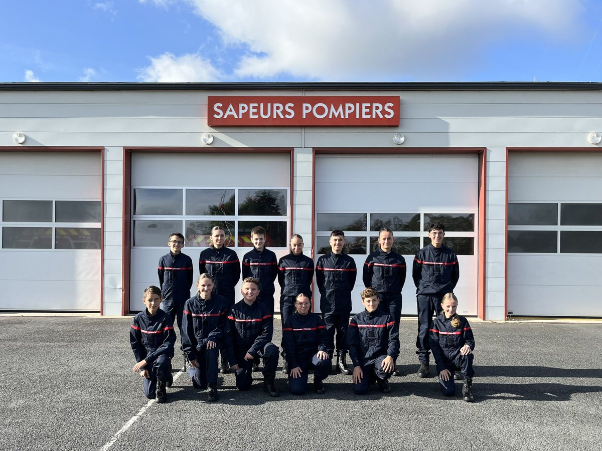 𝗝𝗦𝗣𝟭 𝗖𝗦 𝗡𝗲́𝗿𝗶𝘀-𝗹𝗲𝘀-𝗕𝗮𝗶𝗻𝘀 🚒

Quelle fierté de vous présenter nos Jeunes Sapeurs-Pompiers qui viennent de s’inscrire pour 4 ans de formation. 

𝗖𝗲 𝘀𝗼𝗻𝘁 𝗹𝗲𝘀 𝗽𝗼𝗺𝗽𝗶𝗲𝗿𝘀 𝗱𝗲 𝗱𝗲𝗺𝗮𝗶𝗻 😍🫶

#sapeurspompiers #NérislesBains