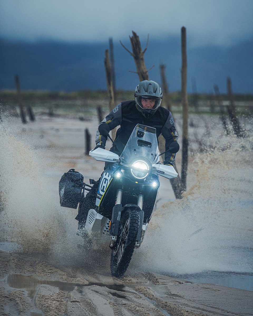 Mastering all conditions from sunrise to sunset.

Our Norden 901 Expedition will tackle any surface at any time of day.

#HusqvarnaMotorcycles #GoRide #RideHusky #Norden901Expedition #ExploreFurther #DiscoverNewWorlds