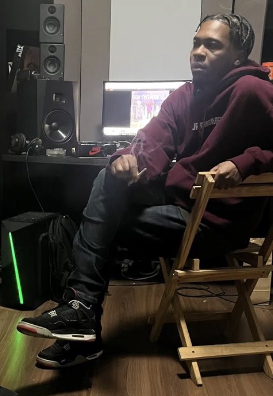 não toca na glock tweet media