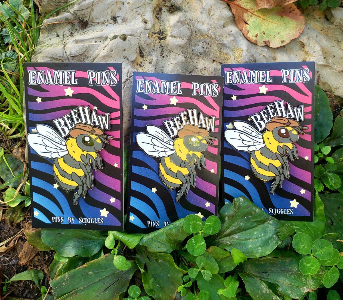 If you would like to help support me as a small independent artist with my original design of Beehaw please consider sharing and promoting my shop. 🔗⬇️