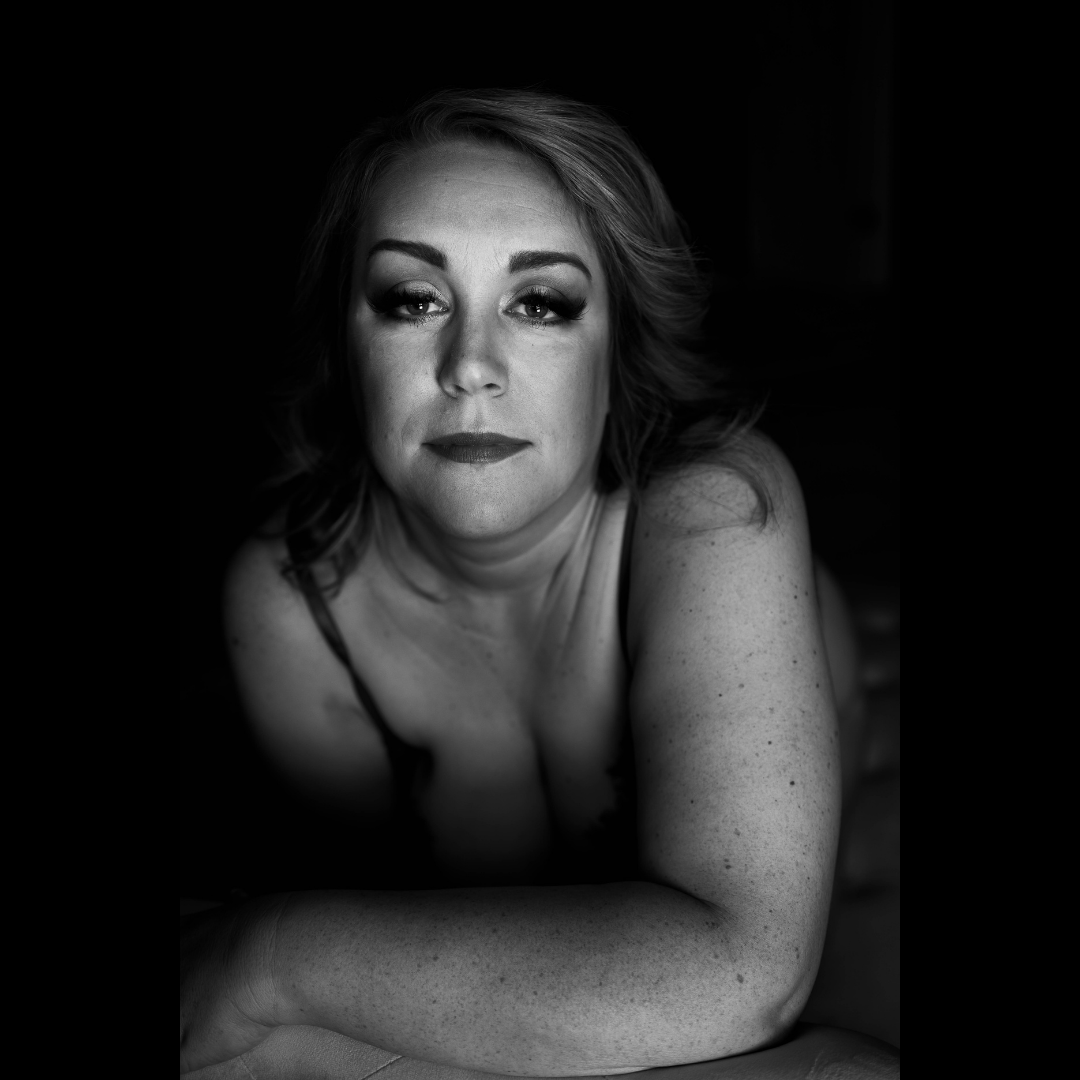 MonroeCoBoudoir's tweet photo. A photoshoot is a journey to self-discovery. 📷

#boudoirphotography #arkansasboudoir #womenempowerment #selflove #radiatepositivity #embraceyourself #loveyourcurves #confidentwomen https://t.co/HoHhZhh8RT