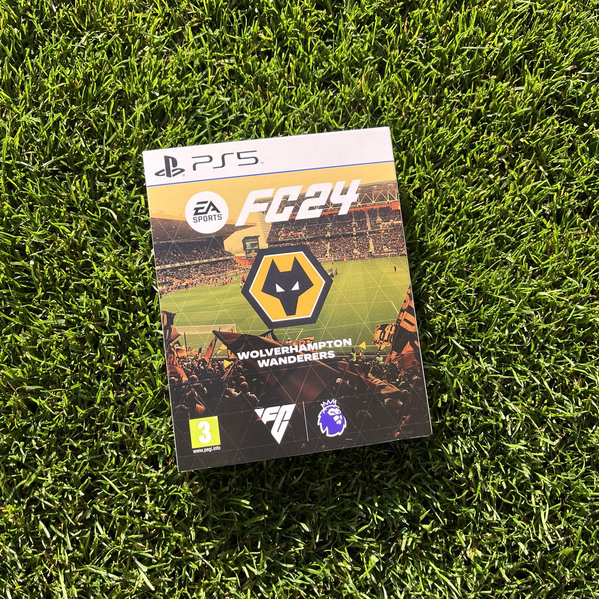WolvesEsports's tweet image. GIVEAWAY TIME! 🎁

We have 1 @Wolves edition of #EAFC24 on PS5 to give away! 🤩

To enter:
🔸 Follow @WolvesEsports 
▪️ Like + RT this post
🔸 Comment #EAFCWolves

Entries close midnight 3 October! 🗳️

Good luck 🤞

#ONEPACK