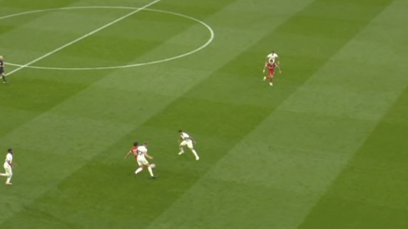 paddypower's tweet image. VAR 1: “Shall we draw the lines?”

VAR 2: “Do we have to?”

VAR 1: “Fair enough. Offside it is.”