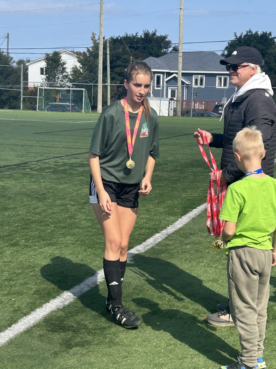 Gillian79407070's tweet photo. OD Girls Soccer win the Regional Qualifier 4-3 over HSH. Girls played phenomenal and left it all on the field. Megan King tournament MVP. Goals by Julia Kelly, Victoria Tuff (2). & Gracie Hanlon. Awesome Team. Well done ladies πβ½οΈ @ODAthleticsNL @ODHigh https://t.co/9WaYrQNNS6