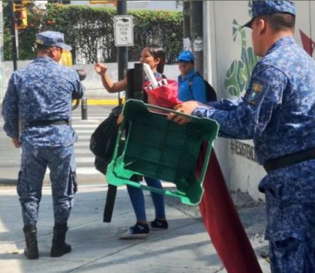 luisantonio_r's tweet photo. TODOS LOS PLANES DE DIOS SON DE AMOR. TODOS. Dayana, la vendedora ambulante de los Ceibos, recibirá una beca de @Unedis_Online para terminar su bachillerato 🙏🏽🙏🏽🙏🏽🙏🏽 https://t.co/QnzWxHKxw4