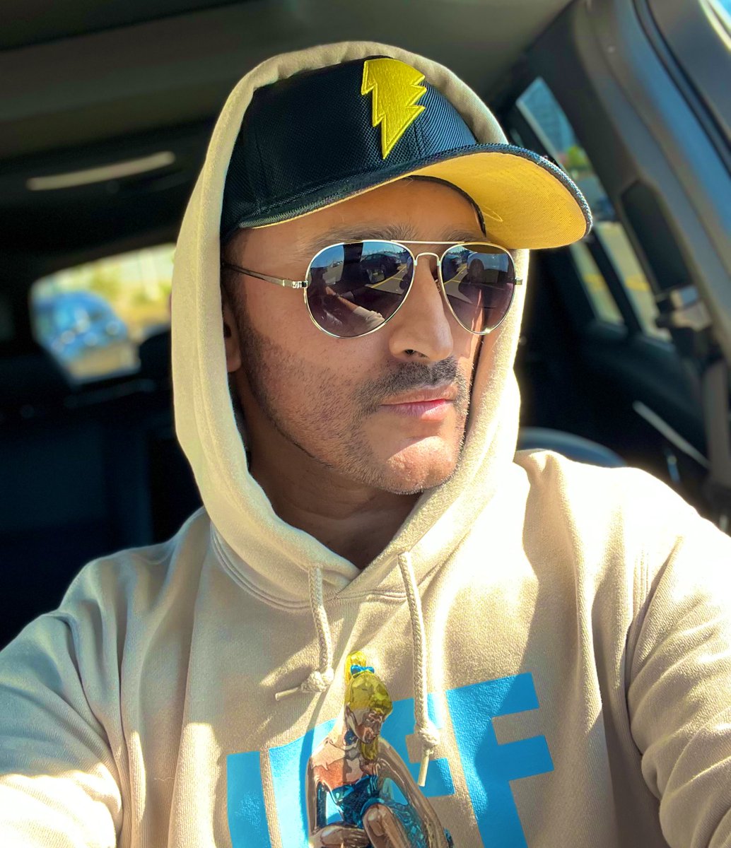 MakgSnake's tweet image. Happy Saturday everybody. Feeling much better today and so that’s why I deserve a big fat juicy burger… #InSearch #BurgerJoint