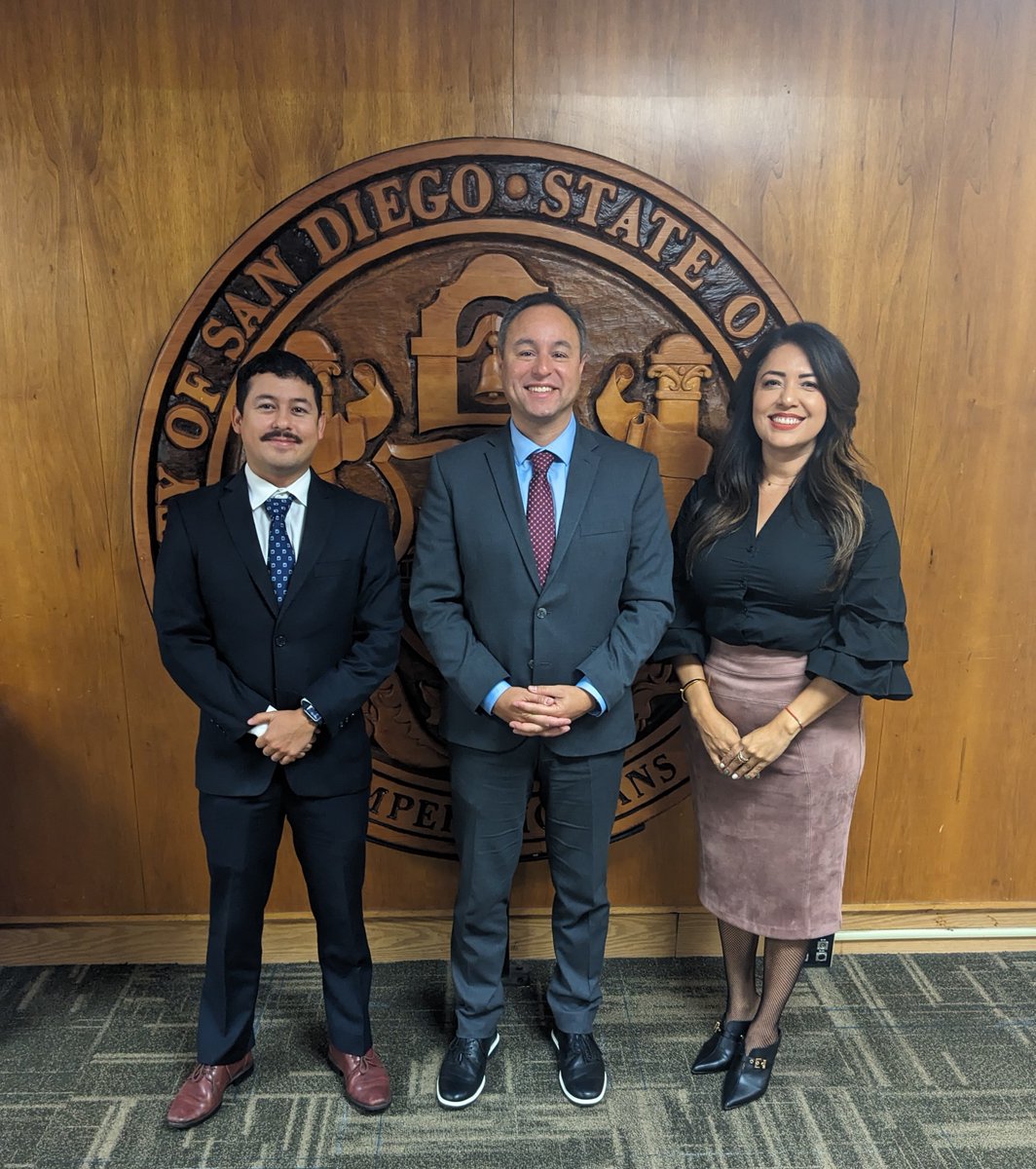 SDFoodBank's tweet image. The San Diego Food Bank and our partners at the San Diego Hunger Coalition were honored to join the San Diego City Council this week as councilmembers proclaimed September as San Diego Hunger Awareness Month. 🗓️ 🍏  #HungerFreeSD