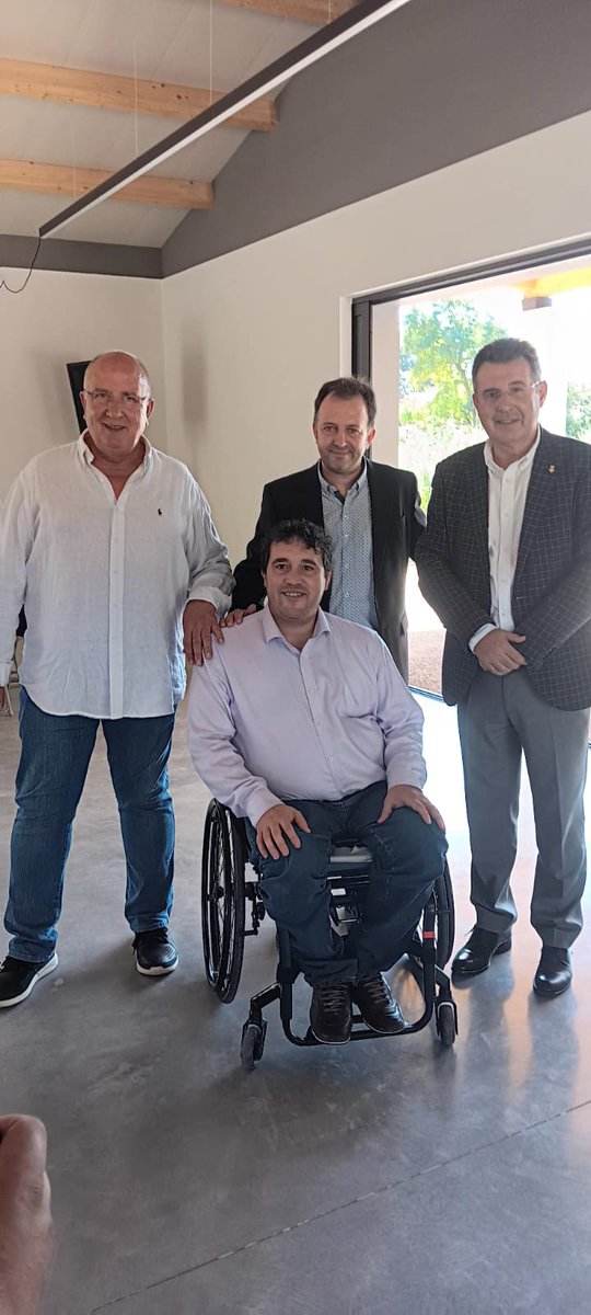 davidbonvehi's tweet photo. Avui l'Alcalde de Sant Ferriol (La Garrotxa) @AlbertFabrega m'ha convidat a la inauguració del Centre Cívic. El PDeCAT va impulsar el projecte incorporant-lo en els Pressupostos Estatals de la mà de l'Ajuntament, d'en @davidcoromina i @sergimiquel. Felicitats Alcalde i poble!! https://t.co/FmvgYNXEFE