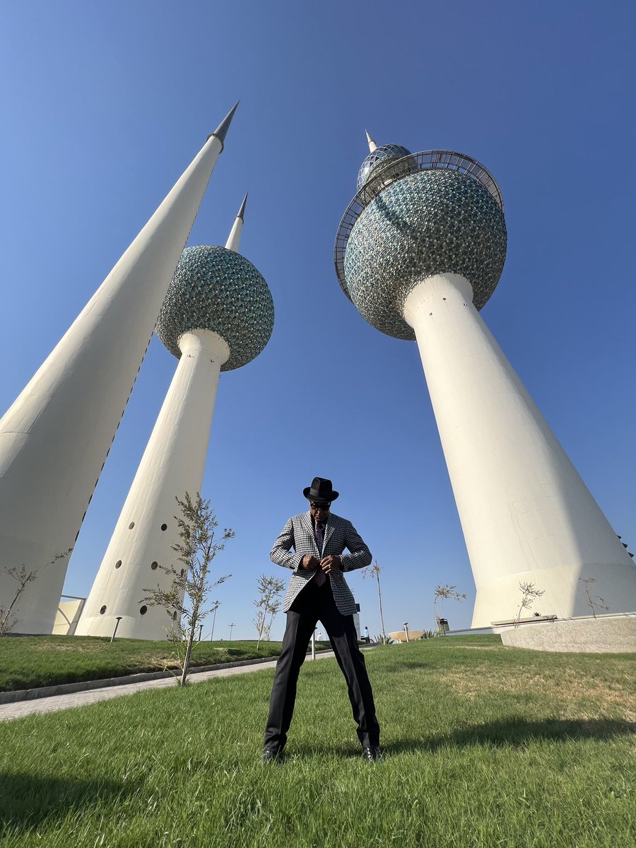 quiethandfilms's tweet photo. Loving my time in Kuwait! 

Holding the towers up! Owning it! Feeling the spirit! Cooling it! https://t.co/5NJUTaGzwL