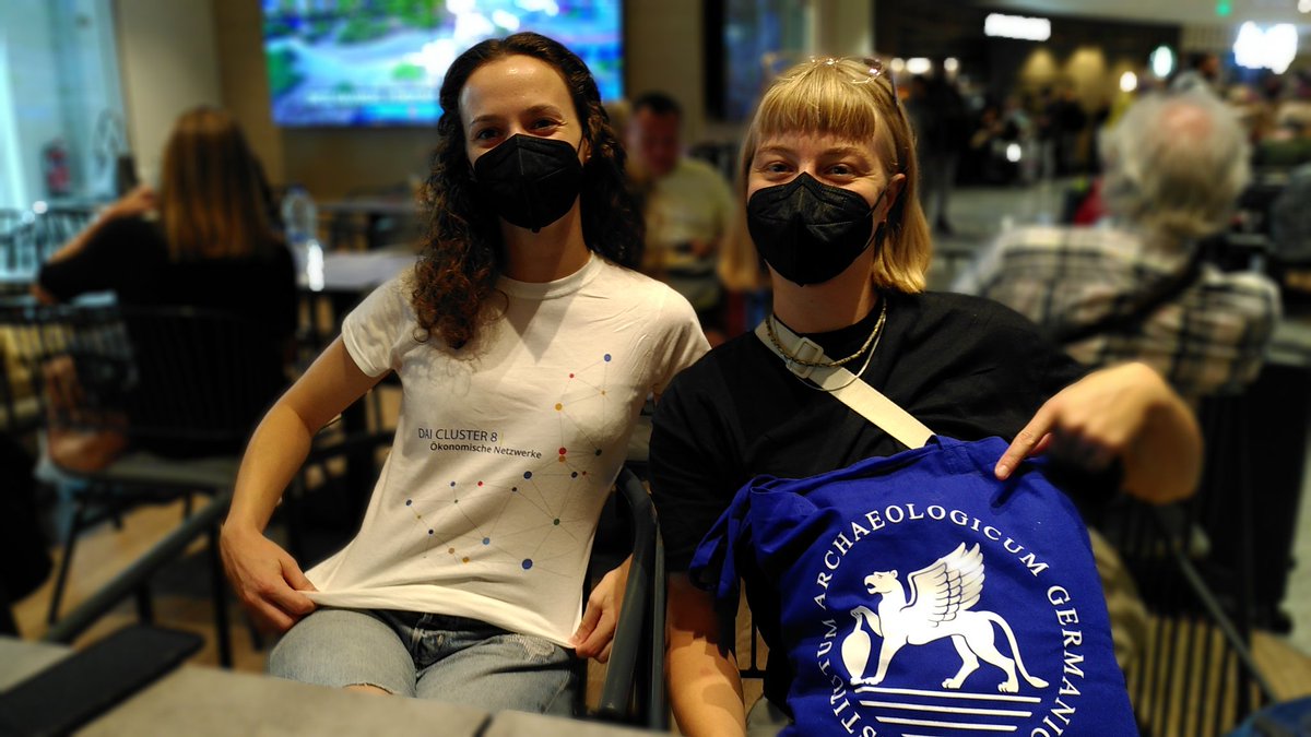 Eine intensive #Fundmünzen Kampagne in #Olympia geht erfolgreich zu Ende: knapp 1000 #Münzen haben wir geschafft!😅 Herzlichen Dank an Fabienne und Maya, an <a href="/fabihey/">Fabiola Heynen</a> fürs Foto sowie an das #DAI_Athen für die Gastfreundschaft im Grabungshaus und in #Athen. 
<a href="/dai_weltweit/">DAI</a> #DAI_AEK