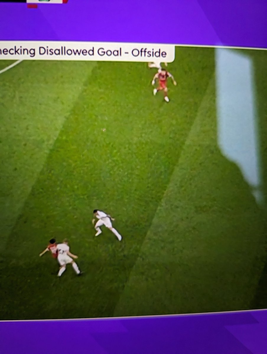 nonlahhh's tweet photo. Fuckin shame refereeing no lines no nothin to proof fake decision  #steal #TOTLIV https://t.co/6gYLRuZUvZ