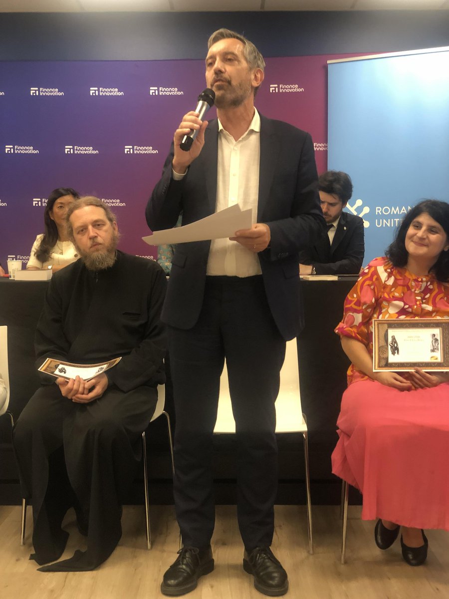 PestelEric's tweet photo. Très fier d avoir été récompensé avec Petronela Caso par un #PrixdExcellence pour la création du @RelaisParisRE (#RenewEurope) lors du Sommet Européen d'affaires, d'innovation et de l'entreprenariat organisé par #Interviewsfrancophones de Florin Paun et Ingrid Vaileanu https://t.co/wb3E5alr9L