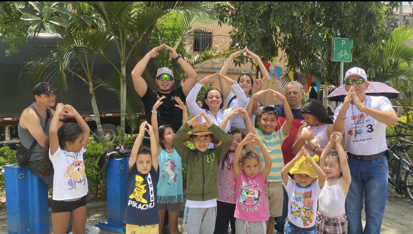 shirleyortizos2's tweet image. #BarrioArtexItagüi Construimos bienestar social con hechos ofrecemos servicios con calidad para un mejor vivir #ConstruyendoFuturoSocial #mais #aico 3 #diegotorresalcalde✌️@DiegoTItagui