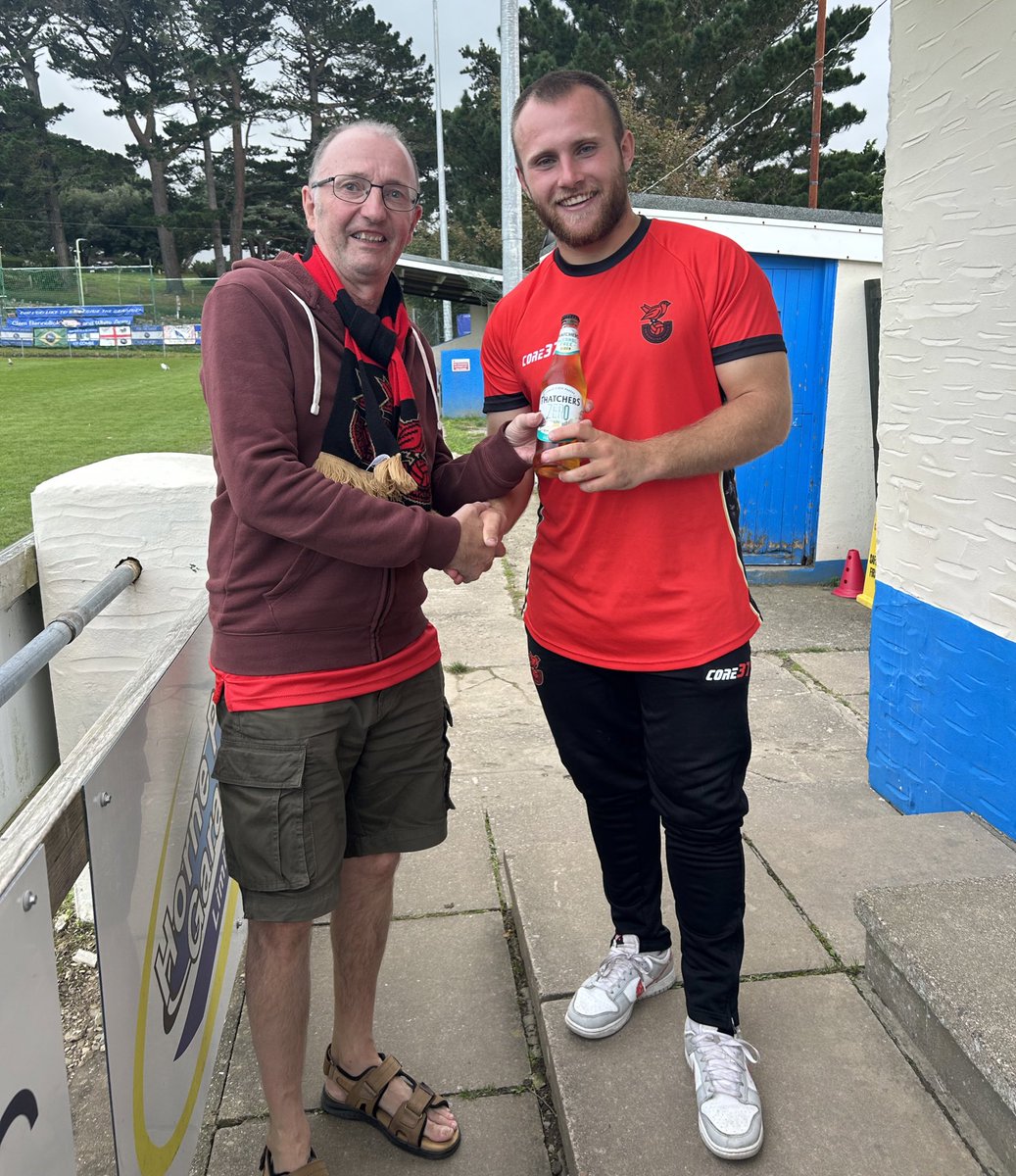 BridgwaterUtd's tweet photo. 🍾 | Tom Llewellyn picked up the @thatchers_cider man of the match award following our win at Ilfracombe. 

#WeAreUnited https://t.co/nXCdNtBNcX