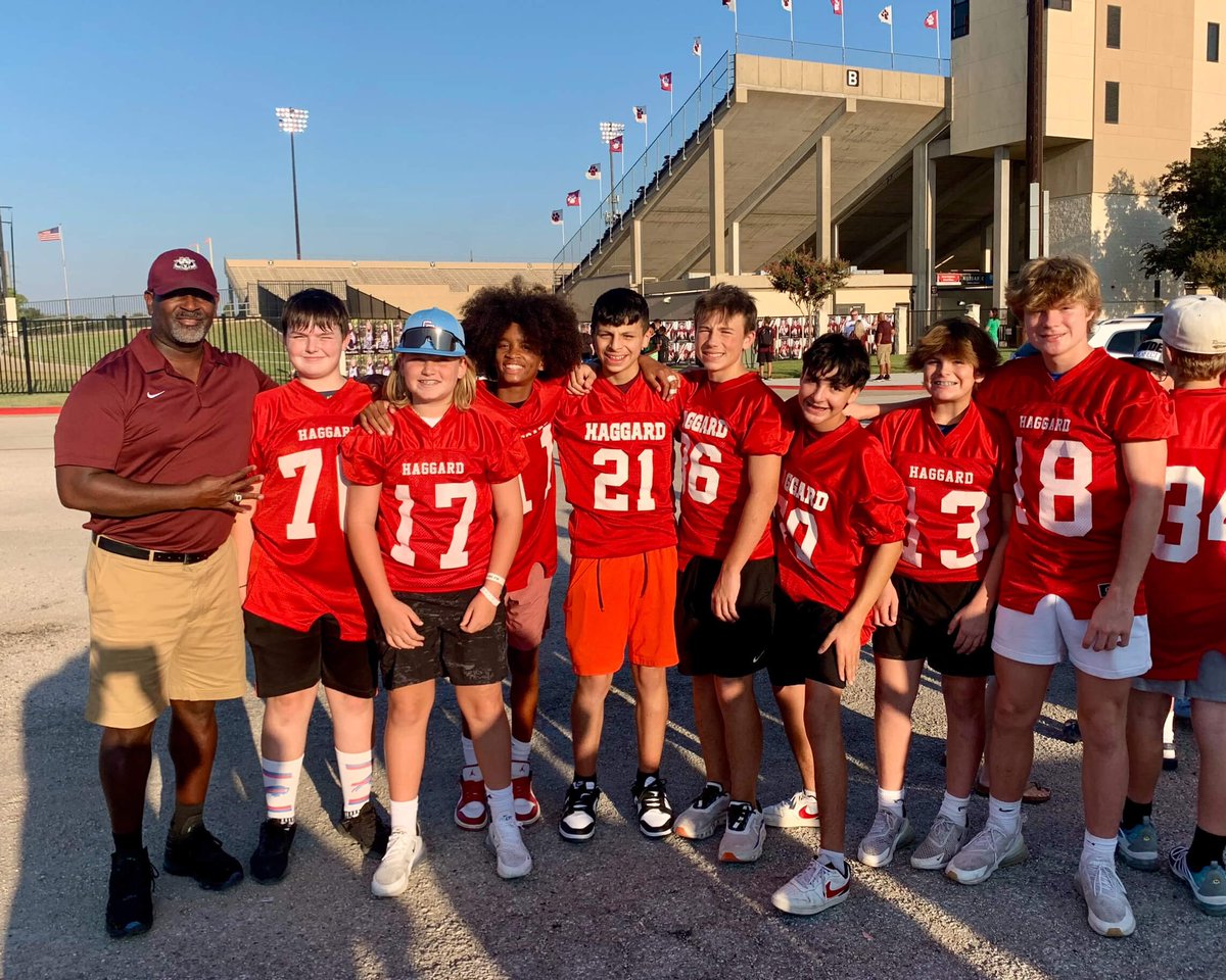 HaggardEagles's tweet photo. Middle School Night at Plano Senior!! 

Our boys had the BEST time getting to represent Haggard! https://t.co/0yBwqJPLkI