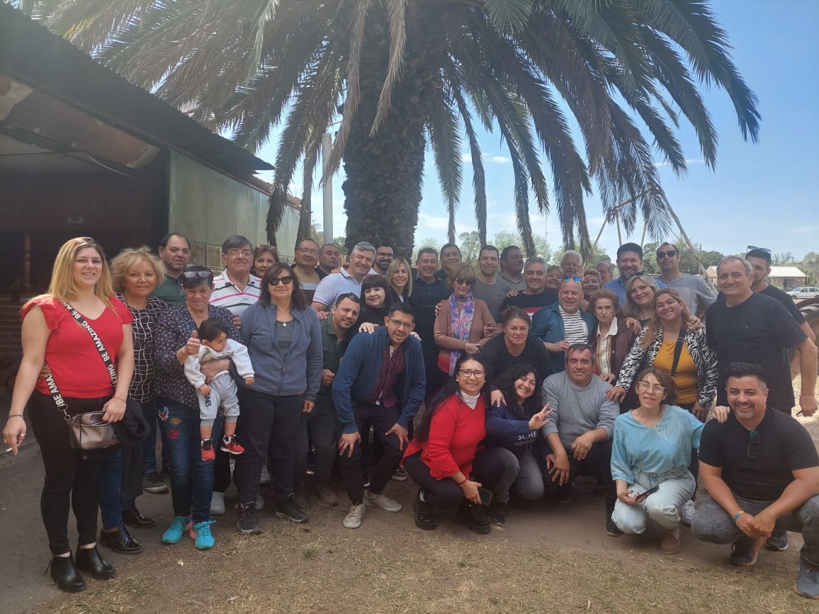 Cambiemos en Serio!! En eso estamos💪 #Seccional13  <a href="/PatoBullrich/">Patricia Bullrich</a> Presidente <a href="/luispetri/">Luis Petri</a>  Vice <a href="/LuisPicat/">Luis Picat</a>  Diputado Nac.