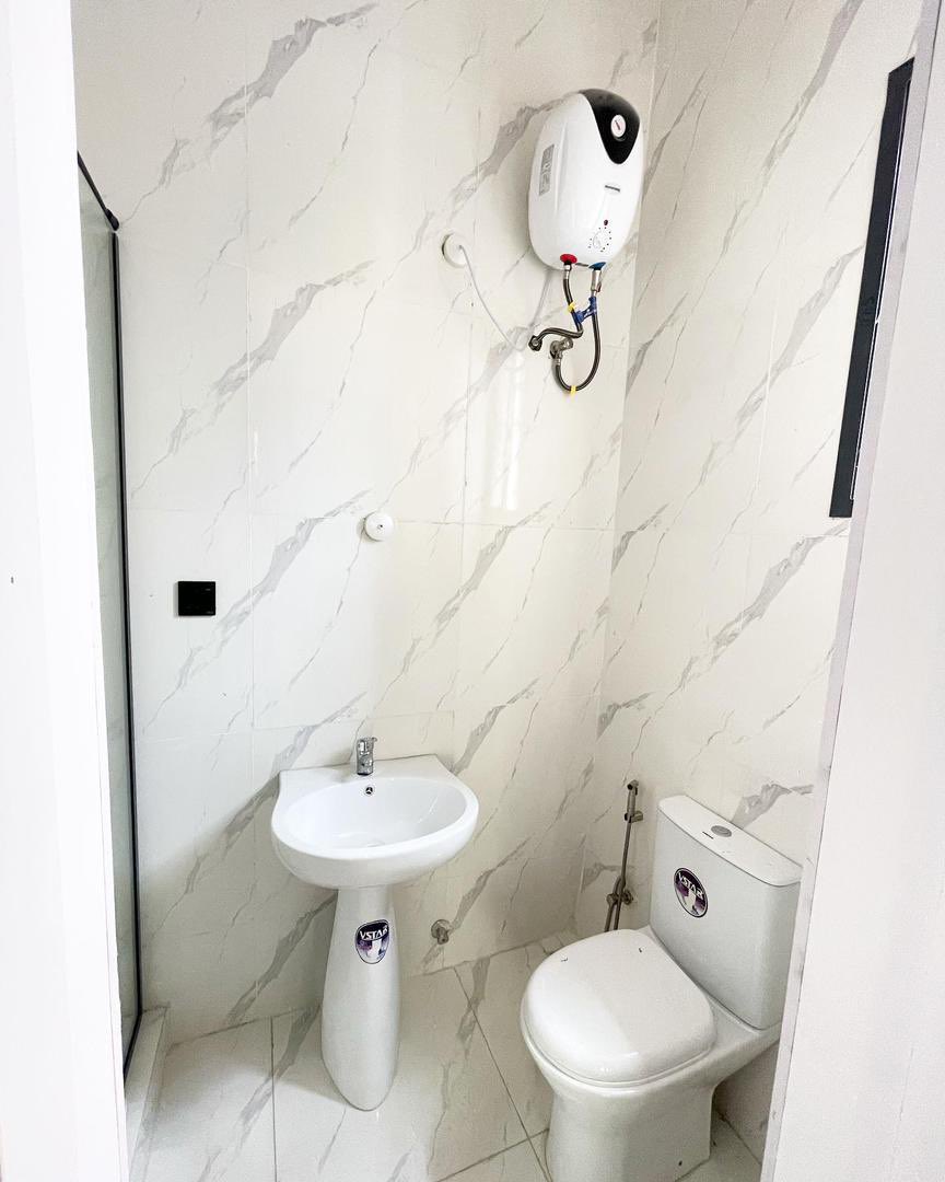 DanadelV's tweet photo. 4BEDROOM FULLY DETACHED DUPLEX FOR SALE 
Amenities: 
- [ ] Fitted Kitchen with accessories 
- [ ] Modern Day POP Ceiling 
- [ ] Detailed finishing 
- [ ] Wardrobes 
- [ ] Water heater
- [ ] Heat extractor 
- [ ] BQ 

Location: AJAH LAGOS 🇳🇬
📌Price:90M https://t.co/Tz4Ky6OsfG