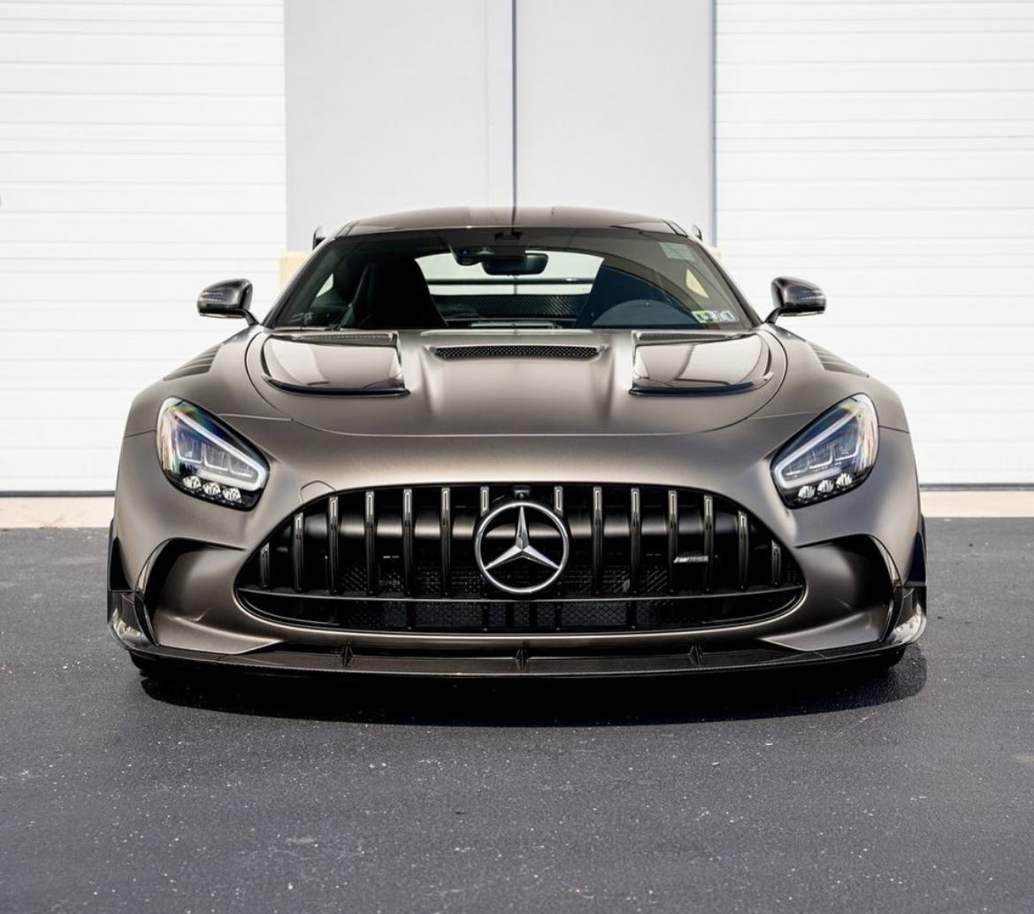 LuxuryCars365's tweet photo. Mercedes-AMG GT Black Series 💰 https://t.co/fswRcqaauZ