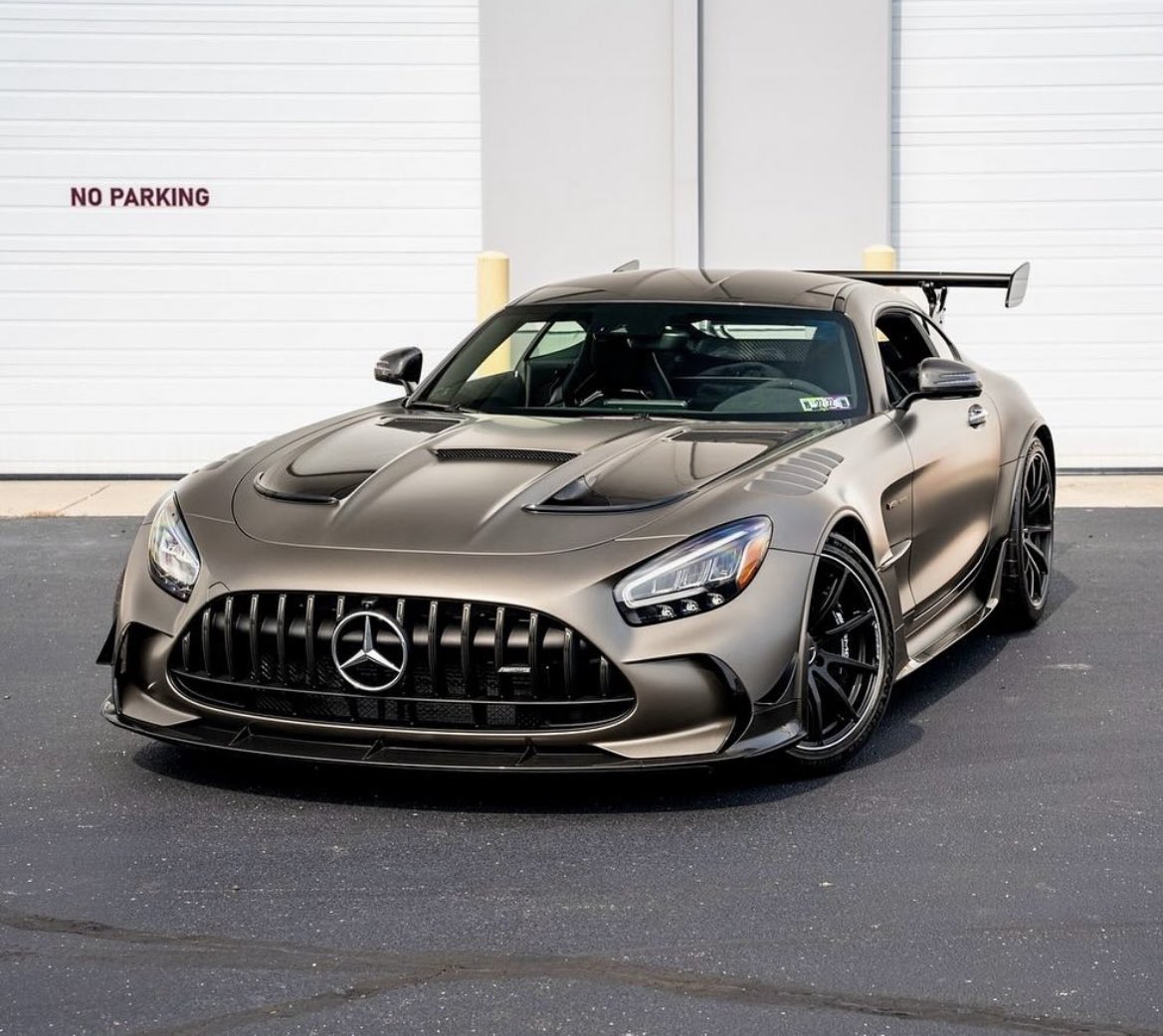 LuxuryCars365's tweet photo. Mercedes-AMG GT Black Series 💰 https://t.co/fswRcqaauZ