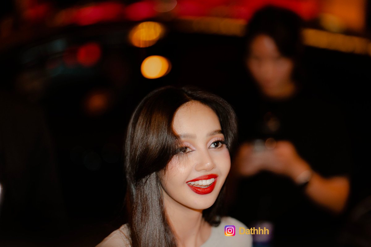 LISANATIONS_'s tweet photo. Proud of you Lisa 💛

LALISA AU CRAZY SHOW 
#LISAxCRAZYHORSEPARIS https://t.co/OpjNzNuLkp