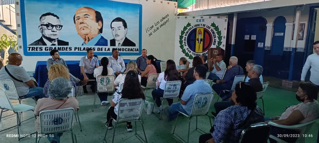 cleverlaraad's tweet photo. #30Sept. Reunión de trabajo con los Secretarios Generales y de Organización de los CEM del área metropolitana del Táchira, junto al jefe del #MAELECAD  Seccional  @yonnhyliscano seguimos fortaleciendo las estructuras de #AccionDemocratica rumbo al 2.024. #ADSeCrece https://t.co/ULDzq0doPf
