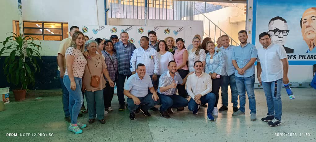 cleverlaraad's tweet photo. #30Sept. Reunión de trabajo con los Secretarios Generales y de Organización de los CEM del área metropolitana del Táchira, junto al jefe del #MAELECAD  Seccional  @yonnhyliscano seguimos fortaleciendo las estructuras de #AccionDemocratica rumbo al 2.024. #ADSeCrece https://t.co/ULDzq0doPf