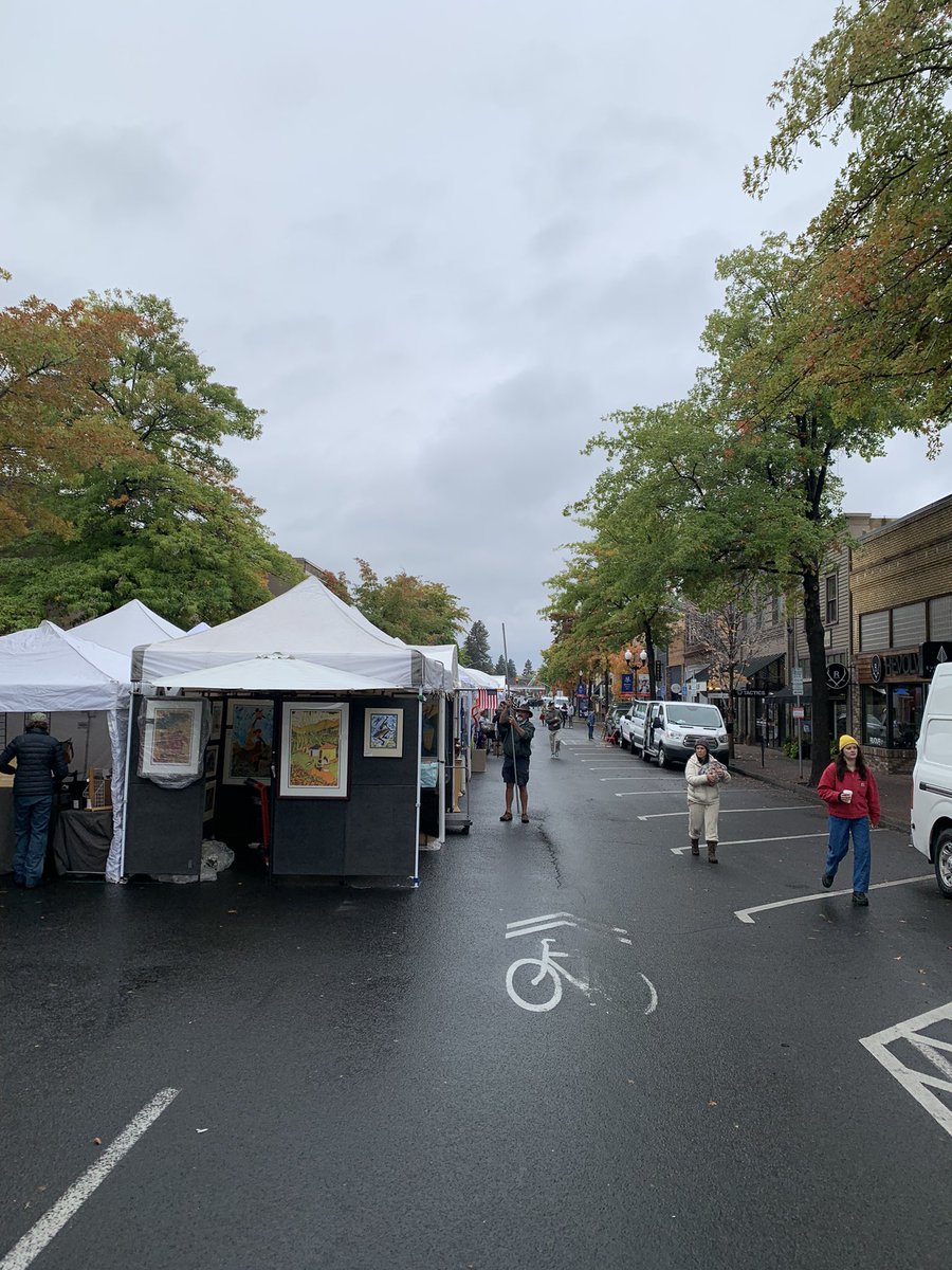 Come on down to @DowntownBend for Fall Fest ! Perfect autumn day to enjoy local businesses, art installations on Brooks Promenade, and more