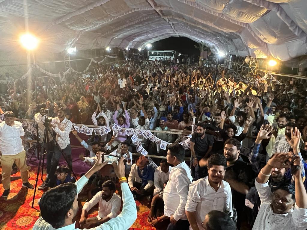 BhimArmyChief's tweet photo. चौमू राजस्थान में "संविधान बचाओं यात्रा" आज का अंतिम पड़ाव। https://t.co/Rr1fAKiyMX