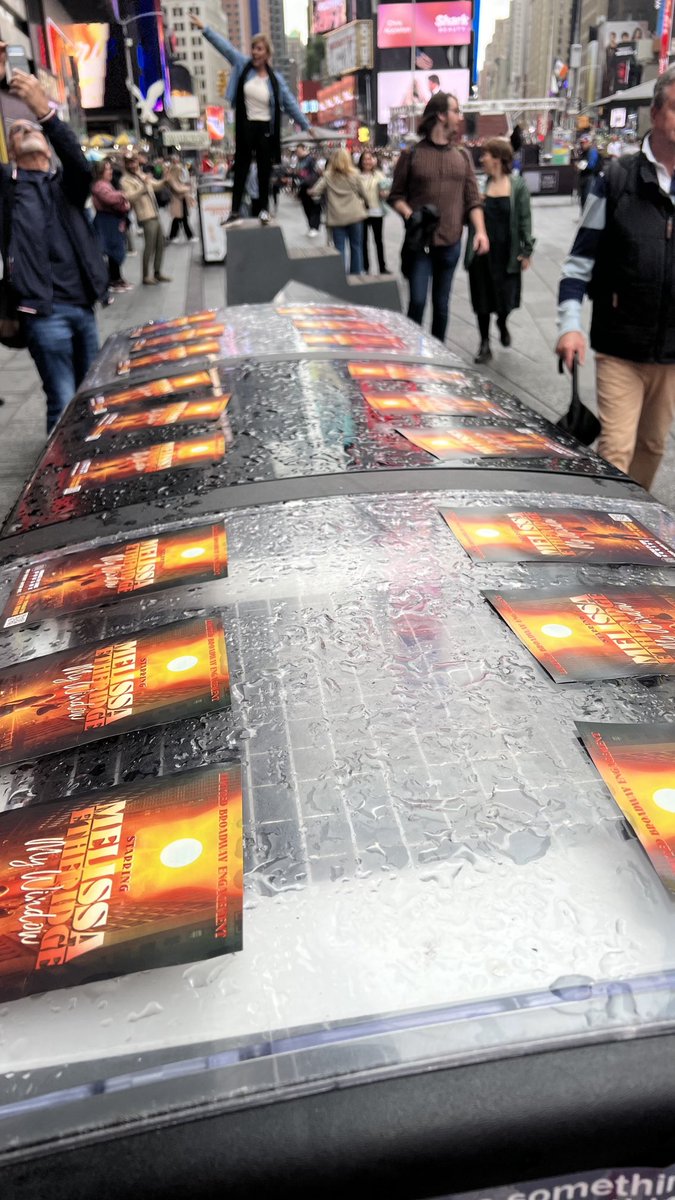 caryn_maroni's tweet photo. Saturday Morning Melissa ⁦@metheridge⁩ ⁦@MyWindowME⁩ flyer sightings  
#MEStreetTeam 
#NYC https://t.co/zPonXEpB2M