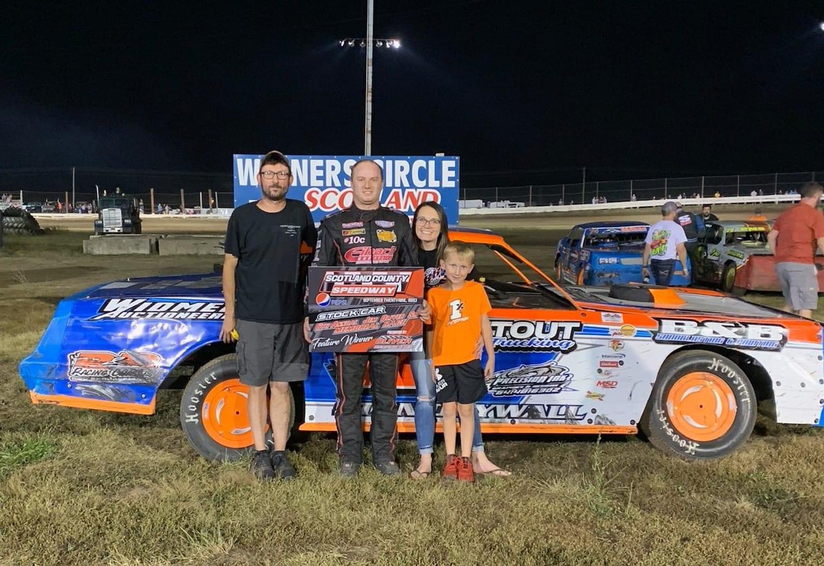 WandersAlex's tweet photo. Congratulations to Cayden Carter &amp; Michael Peterson on picking up the stock car feature win last night at the Scotland County Speedway. Thank You for continuing to trust Wanders Racing Engines to power you to victory lane! 

#WandersRacingEngines 
#RaceWinningPower https://t.co/R51WE2cUuj