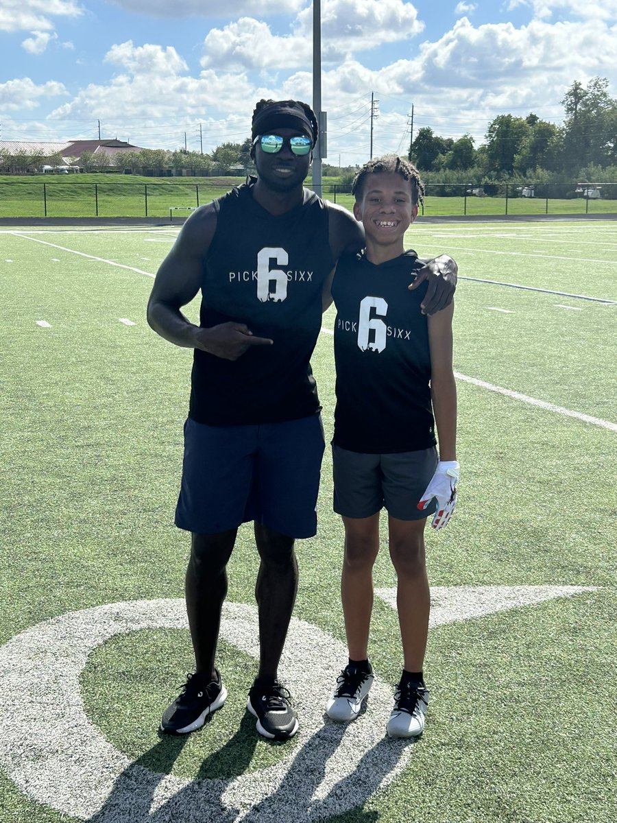 CJWilson2011's tweet photo. Great work with @Jalil_Johnson21 today…. #DB #ChargedUp #RPFB https://t.co/ppGBz8RLLC