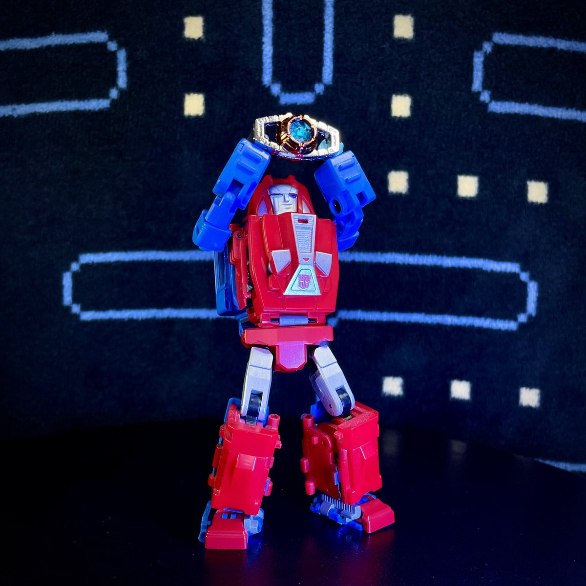 StryderWolfe's tweet photo. โLousy Matrix hardly made me taller at all!โ ๐คฌ๐
#Transformers #toys #Gears #Autobots #Fanstoys #Variator #Badcube #Grump #Matrix https://t.co/RmAmsfajqQ