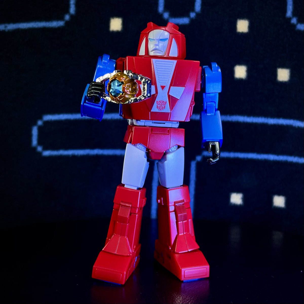 StryderWolfe's tweet photo. โLousy Matrix hardly made me taller at all!โ ๐คฌ๐
#Transformers #toys #Gears #Autobots #Fanstoys #Variator #Badcube #Grump #Matrix https://t.co/RmAmsfajqQ