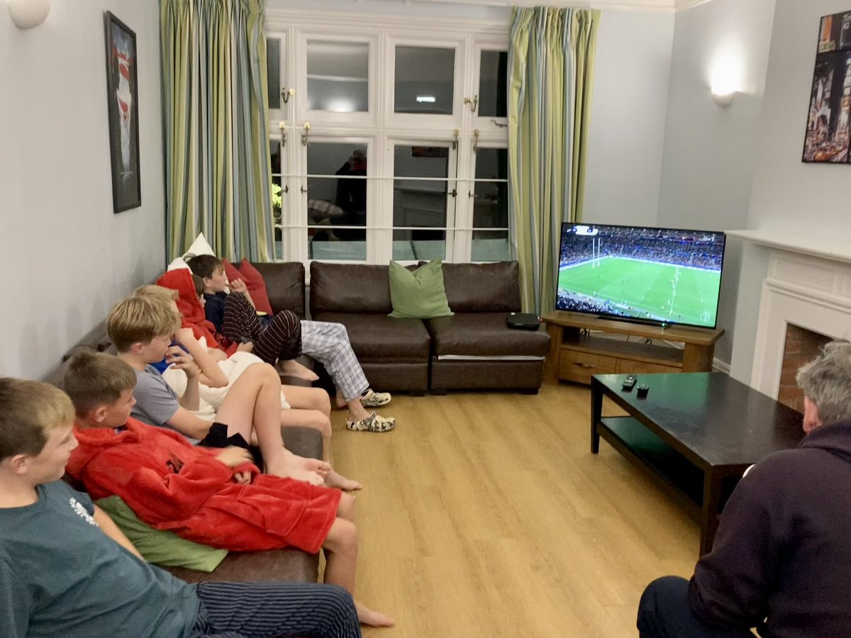 KingsCollPrepCC's tweet photo. Thank you to @moulsfordboard for hosting our football ⚽️ team. They loved their stay #makingbeds #bigbreakfast 
@KingsCollPrep 
@KingsTaunton 
@Moulsford https://t.co/3SEVmudH83