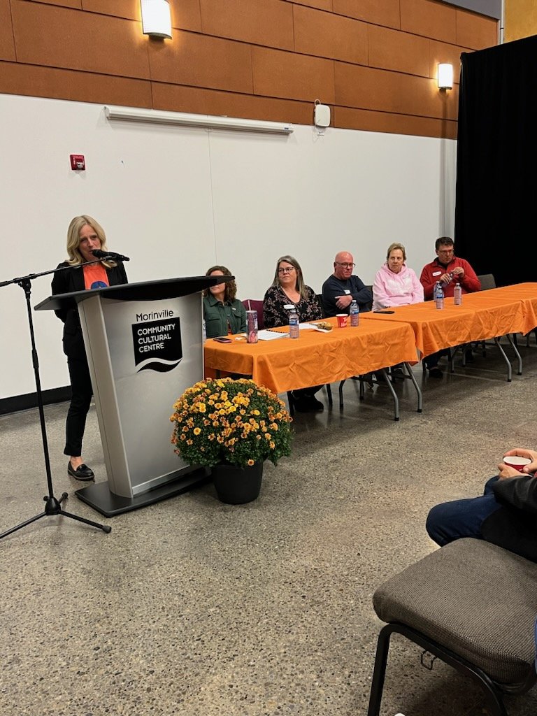 MvilleStANDP's tweet photo. @RachelNotley and our newly elected executive at our 2023 AGM last night!
#MVSA notched the second-best rural NDP result last campaign, winning over 45% & more than 11,000 votes. We cannot wait to build on our momentum!
#ableg #abndp #morinville #t8n #stalbert https://t.co/DJ3AbSfQRx