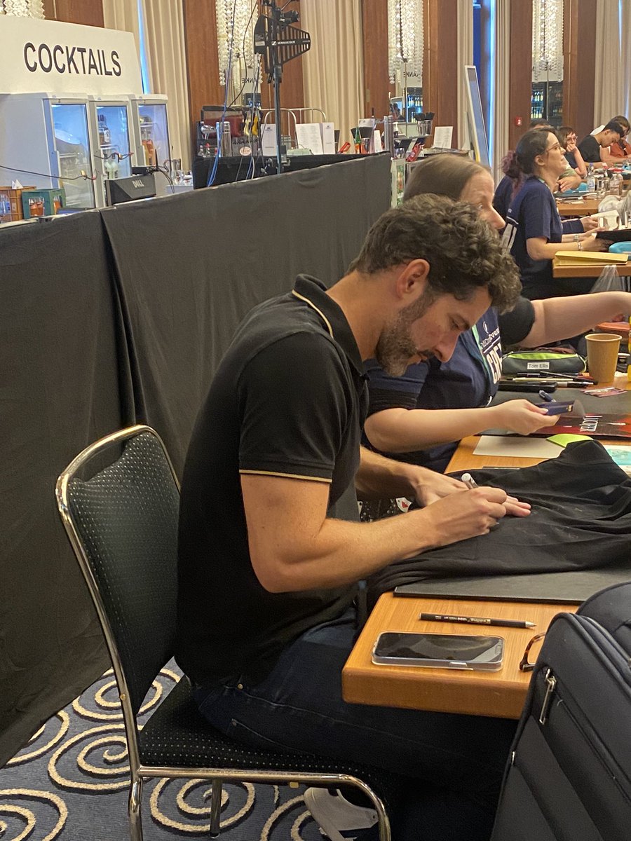JessicaCarib's tweet photo. #TomEllis #MagicCon #Bonn https://t.co/IAPrFHbaQw